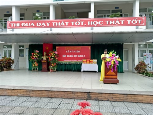 Trường THCS Phúc Đồng long trọng tổ chức Lễ kỉ niệm 35 năm Ngày nhà giáo Việt Nam 20/11/1982-20/11/2017